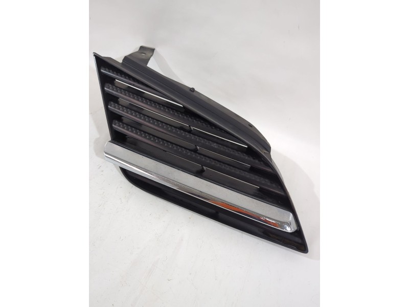 Recambio de rejilla paragolpes derecha para nissan primera hatchback (p12) 1.6 referencia OEM IAM 62320AU300  
