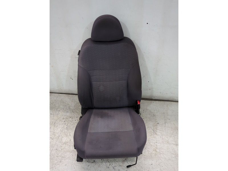 Recambio de asiento delantero derecho para nissan primera hatchback (p12) 1.6 referencia OEM IAM   