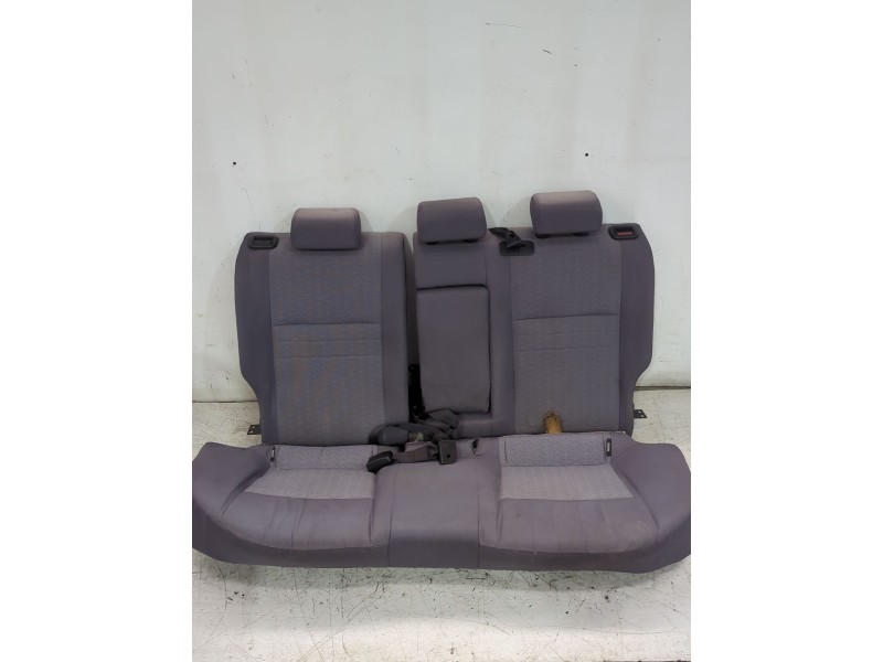 Recambio de asiento trasero para nissan primera hatchback (p12) 1.6 referencia OEM IAM   