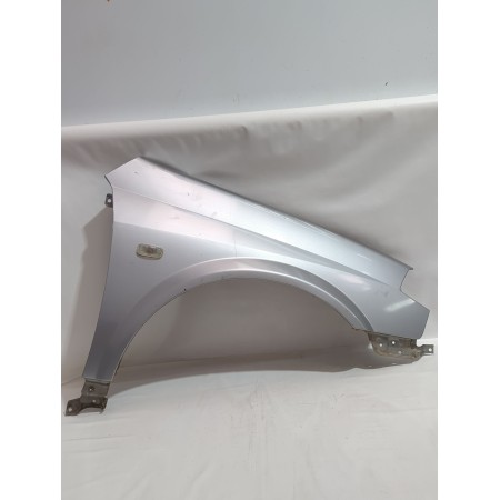 Recambio de aleta delantera derecha para nissan primera hatchback (p12) 1.6 referencia OEM IAM 63100AV630  
