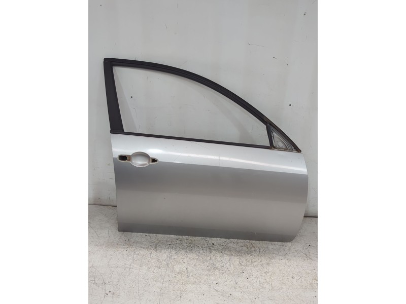 Recambio de puerta delantera derecha para nissan primera hatchback (p12) 1.6 referencia OEM IAM 80100BA030  