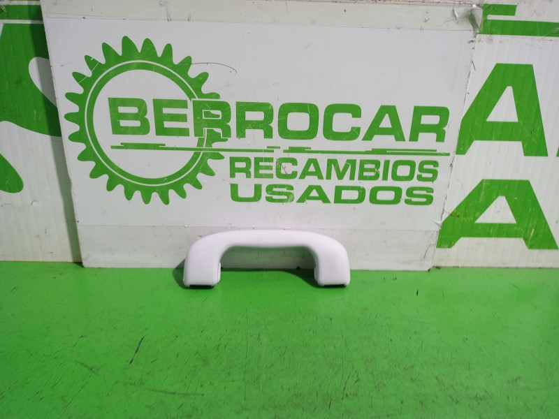 Recambio de asidero techo delantero izquierdo para opel corsa e expression referencia OEM IAM 5001470005  