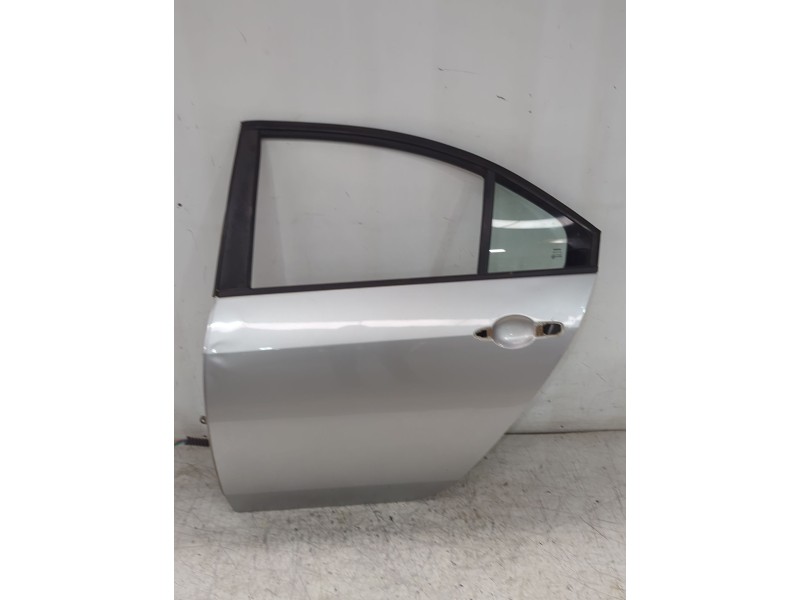 Recambio de puerta trasera izquierda para nissan primera hatchback (p12) 1.6 referencia OEM IAM 82101BA030  