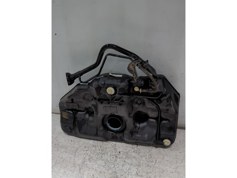 Recambio de deposito combustible para nissan primera hatchback (p12) 1.6 referencia OEM IAM 172055M300  