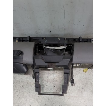 Recambio de salpicadero para nissan primera hatchback (p12) 1.6 referencia OEM IAM 68200AV600/68200AV620  