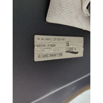 Recambio de salpicadero para nissan primera hatchback (p12) 1.6 referencia OEM IAM 68200AV600/68200AV620  