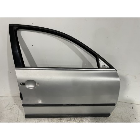 Recambio de puerta delantera derecha para volkswagen passat berlina (3b3) advance referencia OEM IAM 3B4831052BF  