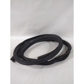 GOMAS CONTORNO PUERTA 76924AV600 