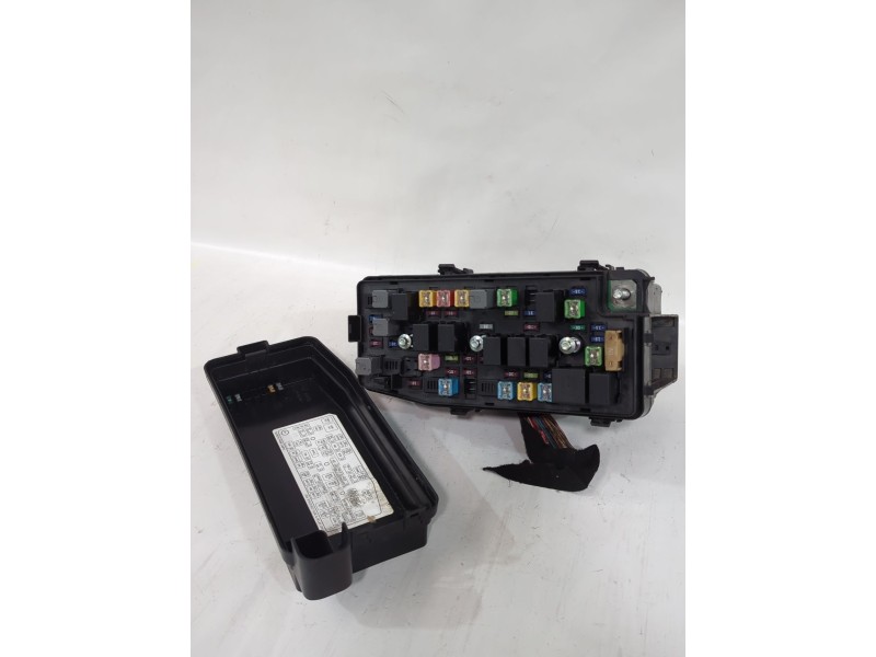 Recambio de caja reles / fusibles para chevrolet captiva (c100, c140) 2.2 d referencia OEM IAM 95471067  