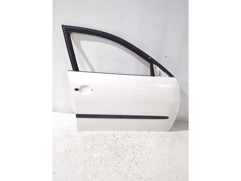 Recambio de puerta delantera derecha para seat ibiza iii (6l1) 1.4 tdi referencia OEM IAM 6L4831056S  