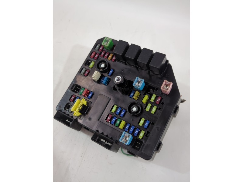 Recambio de caja reles / fusibles para chevrolet captiva (c100, c140) 2.2 d referencia OEM IAM 95202005  