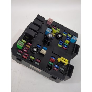 Recambio de caja reles / fusibles para chevrolet captiva (c100, c140) 2.2 d referencia OEM IAM 95202005  