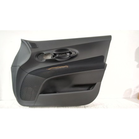 Recambio de guarnecido puerta delantera derecha para toyota auris (_e15_) 1.6 (zre151_) referencia OEM IAM 67763X1F00  