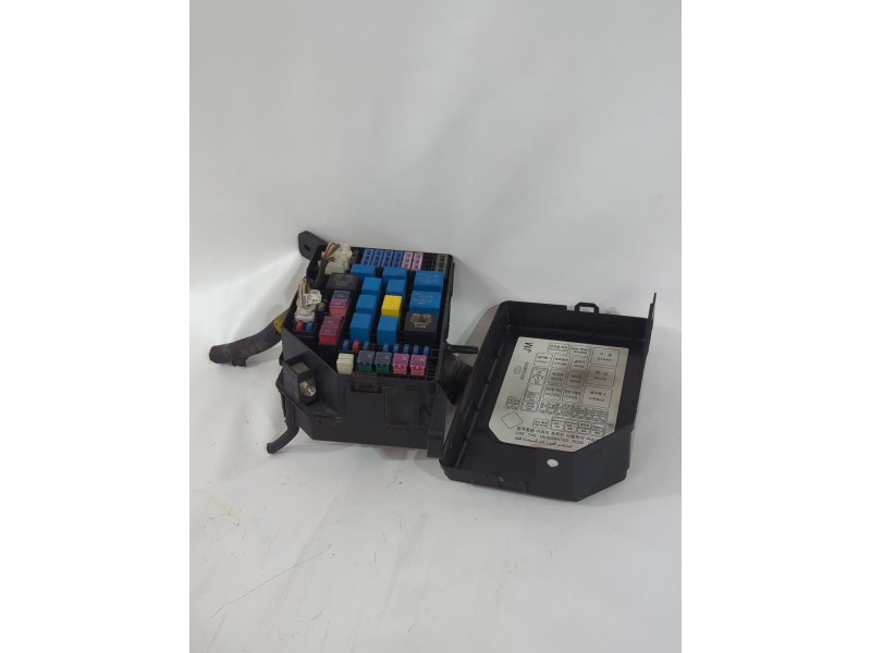 Recambio de caja reles / fusibles para hyundai tucson (jm) 2.0 crdi referencia OEM IAM 912262E120/N912262E12002  