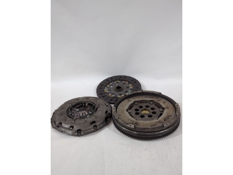 Recambio de kit embrague para hyundai tucson (jm) 2.0 crdi referencia OEM IAM 324048710  