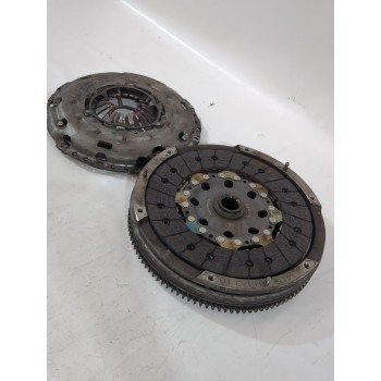 Recambio de kit embrague para hyundai tucson (jm) 2.0 crdi referencia OEM IAM 324048710  