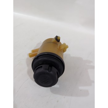 Recambio de deposito direccion asistida para hyundai tucson (jm) 2.0 crdi referencia OEM IAM 571502E000  