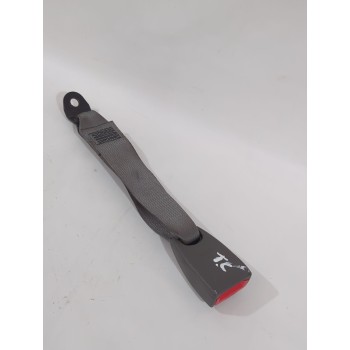 Recambio de enganche cinturon trasero central para hyundai tucson (jm) 2.0 crdi referencia OEM IAM 898402E100DD  
