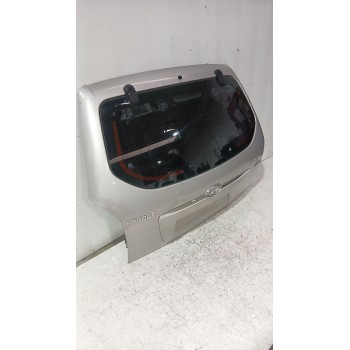 Recambio de porton trasero para hyundai tucson (jm) 2.0 crdi referencia OEM IAM 737002E050  