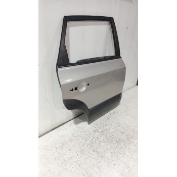 Recambio de puerta trasera derecha para hyundai tucson (jm) 2.0 crdi referencia OEM IAM 770042E020  