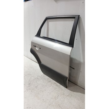 Recambio de puerta trasera derecha para hyundai tucson (jm) 2.0 crdi referencia OEM IAM 770042E020  