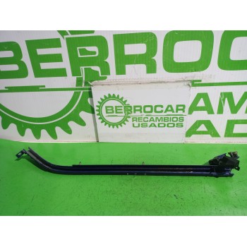 Recambio de carril puerta corredera derecha para nissan serena (c23m) 2.3 lx diesel referencia OEM IAM 777919C001  