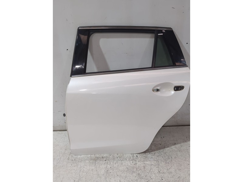 Recambio de puerta trasera izquierda para mazda 6 station wagon (gj, gl) 2.2 d referencia OEM IAM GHY07302XD  