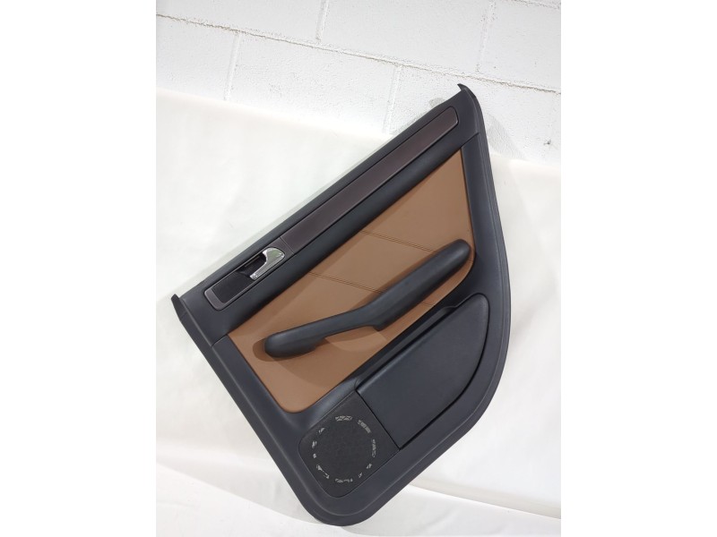 Recambio de guarnecido puerta trasera derecha para audi a6 c5 (4b2, 4b4) 2.5 tdi referencia OEM IAM 4B0867306  