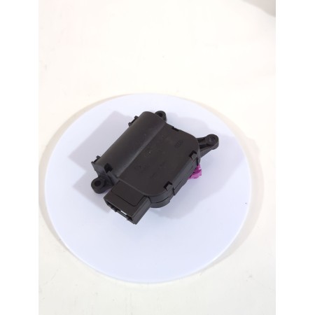 Recambio de motor apertura trampilla para audi a4 b6 (8e2) 2.0 referencia OEM IAM 8E1820511A  