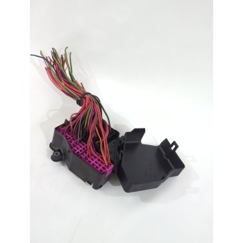CAJA RELES / FUSIBLES 8D1941824 