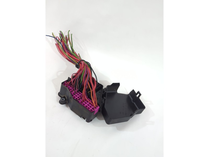 Recambio de caja reles / fusibles para audi a4 b6 (8e2) 2.0 referencia OEM IAM 8D1941824  