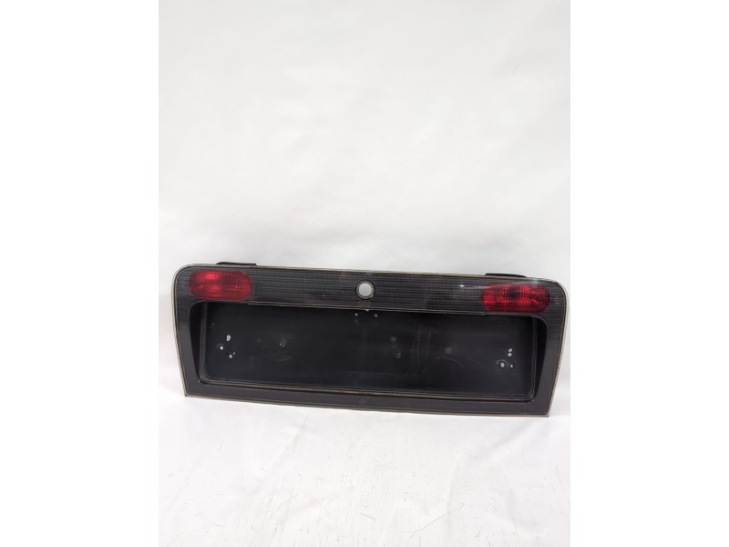 Recambio de piloto trasero central para audi a6 c5 (4b2, 4b4) 2.5 tdi referencia OEM IAM 4B5945695E  