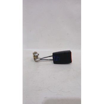 ENGANCHE CINTURON TRASERO DERECHO 4B0857740A01C 