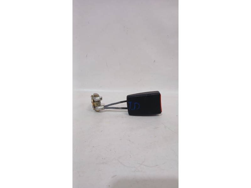 Recambio de enganche cinturon trasero derecho para audi a6 c5 (4b2, 4b4) 2.5 tdi referencia OEM IAM 4B0857740A01C  