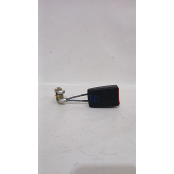 Recambio de enganche cinturon trasero derecho para audi a6 c5 (4b2, 4b4) 2.5 tdi referencia OEM IAM 4B0857740A01C  