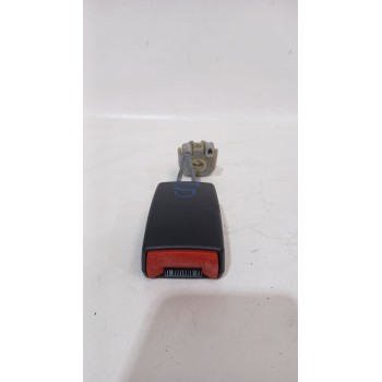 Recambio de enganche cinturon trasero derecho para audi a6 c5 (4b2, 4b4) 2.5 tdi referencia OEM IAM 4B0857740A01C  