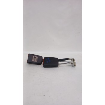 Recambio de enganche cinturon trasero izquierdo para audi a6 c5 (4b2, 4b4) 2.5 tdi referencia OEM IAM 8D0857739D01C  