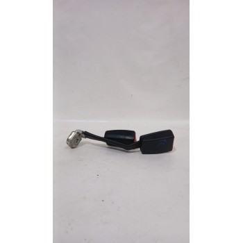 Recambio de enganche cinturon trasero izquierdo para audi a6 c5 (4b2, 4b4) 2.5 tdi referencia OEM IAM 8D0857739D01C  