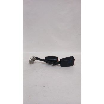 Recambio de enganche cinturon trasero izquierdo para audi a6 c5 (4b2, 4b4) 2.5 tdi referencia OEM IAM 8D0857739D01C  