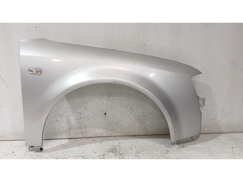 Recambio de aleta delantera derecha para audi a4 b6 (8e2) 2.0 referencia OEM IAM 8E0821106B  