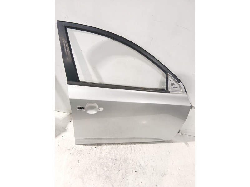 Recambio de puerta delantera derecha para kia cee´d hatchback (ed) 1.6 crdi 90 referencia OEM IAM 760041H000  