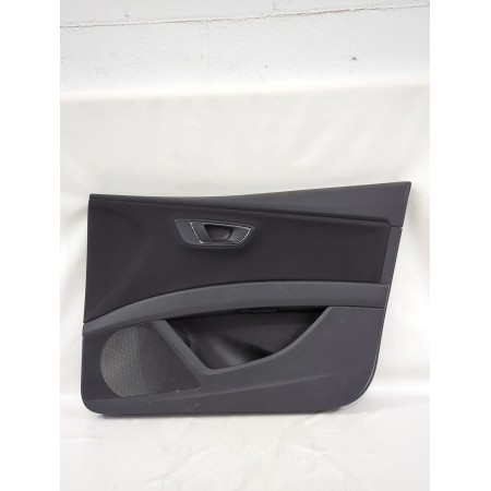 Recambio de guarnecido puerta delantera derecha para seat leon (5f1) 1.6 tdi referencia OEM IAM 5F4867132  