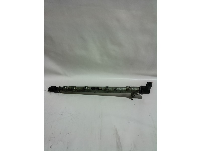 Recambio de rampa inyectora para mercedes-benz clase c (w203) c 200 cdi (203.007) referencia OEM IAM A6110700395  