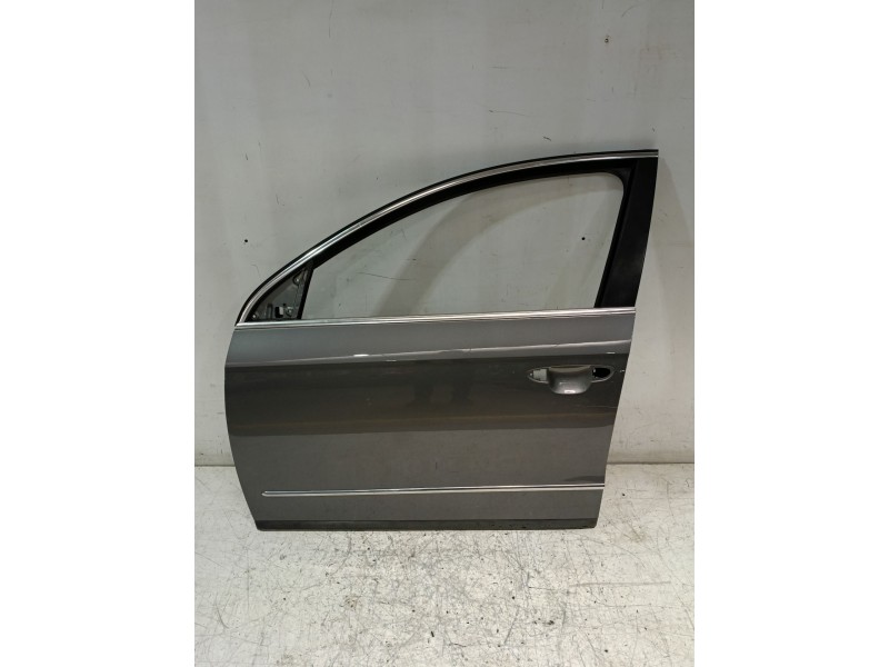 Recambio de puerta delantera izquierda para volkswagen passat b6 (3c2) 2.0 tdi 16v referencia OEM IAM 3C4831055J  
