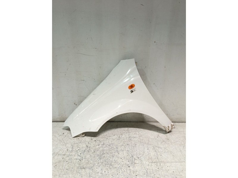 Recambio de aleta delantera izquierda para daewoo kalos sedán (klas) 1.4 referencia OEM IAM 96476679  