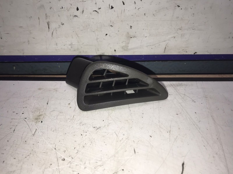 Recambio de rejilla aireadora para saab 9-3 berlina 2.0 cat referencia OEM IAM 4848826  