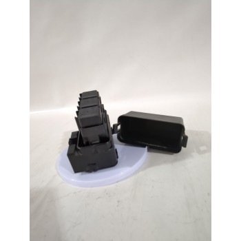 CAJA RELES / FUSIBLES 64200049 