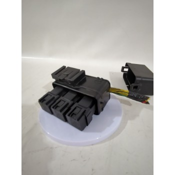 Recambio de caja reles / fusibles para nissan qashqai i (j10, nj10) 1.5 dci referencia OEM IAM 64200049  