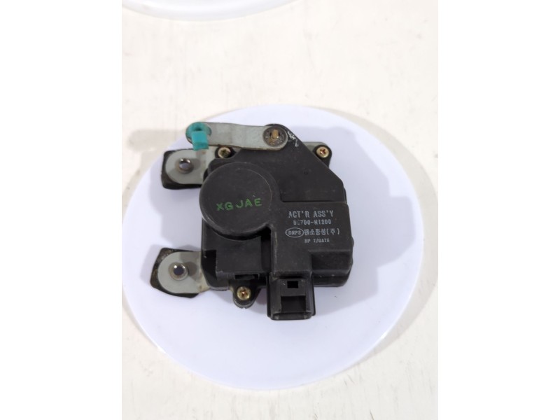 Recambio de motor apertura trampilla para hyundai terracan (hp) 2.9 crdi 4wd referencia OEM IAM 95700H1200  