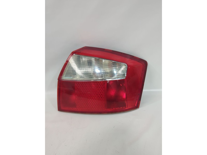 Recambio de piloto trasero derecho para audi a4 b6 (8e2) 2.0 referencia OEM IAM 8E5945218  